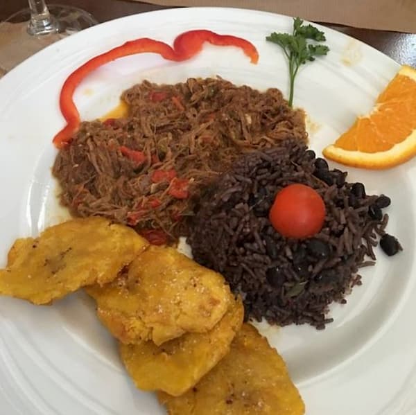 La Gastronomía Cubana: Herencia y Continuidad de Antiguas Escuelas Culinarias